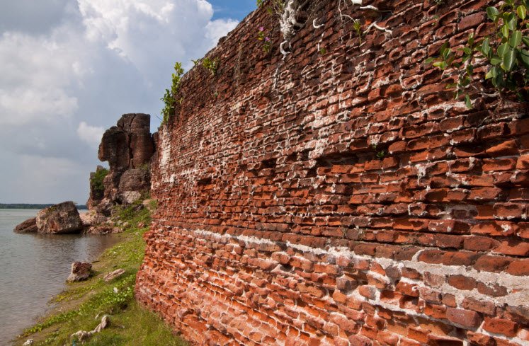 Alamparai Fort, India